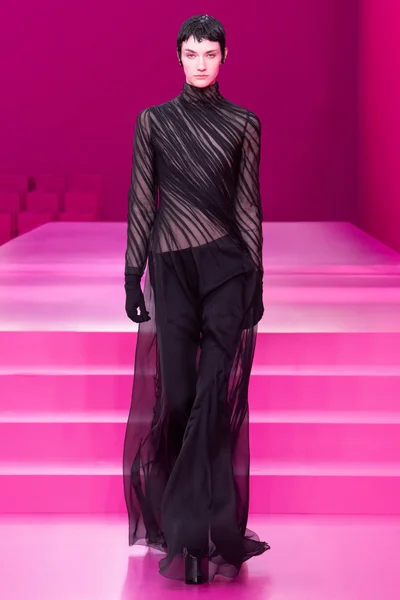 Look 48